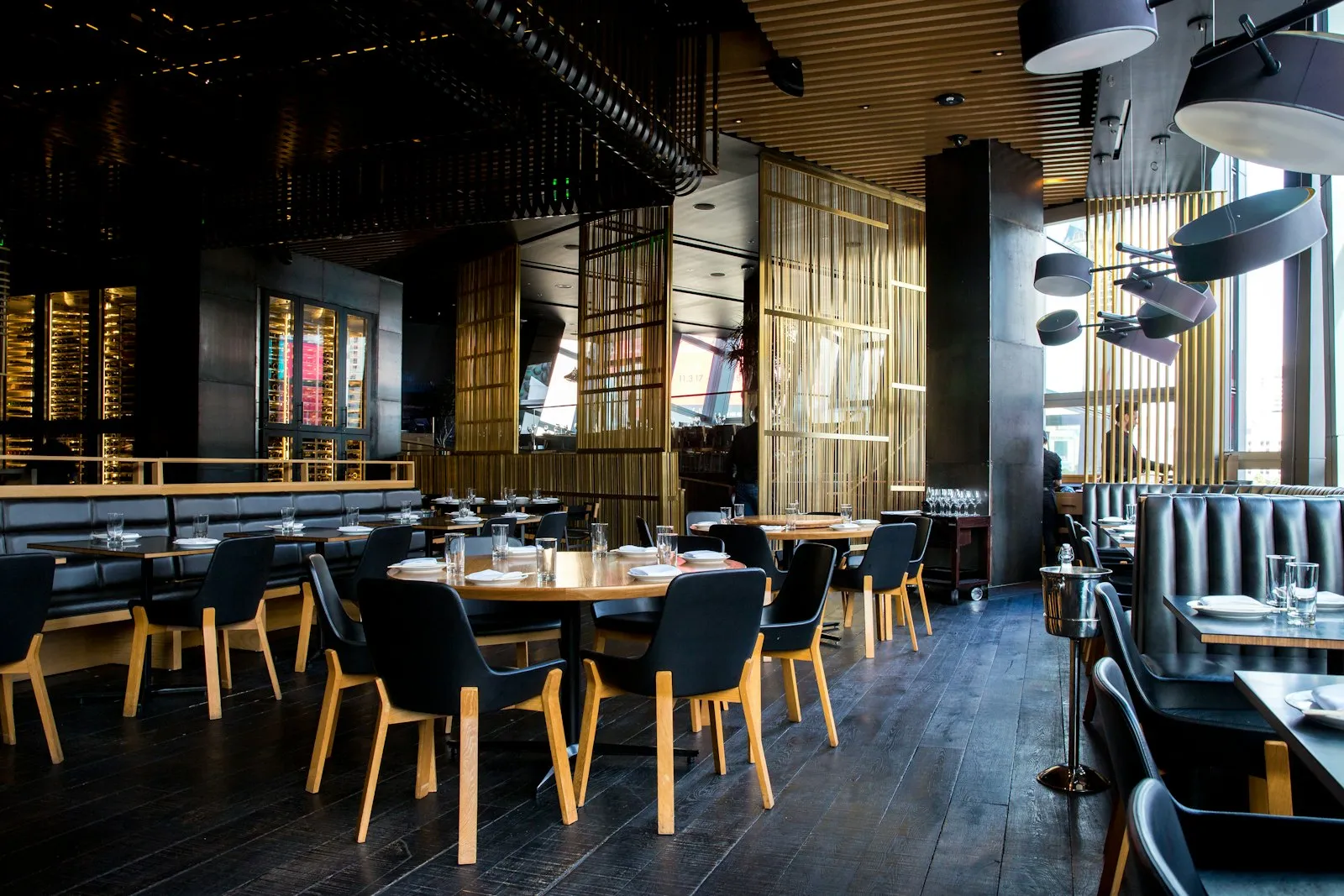 Salón al anochecer